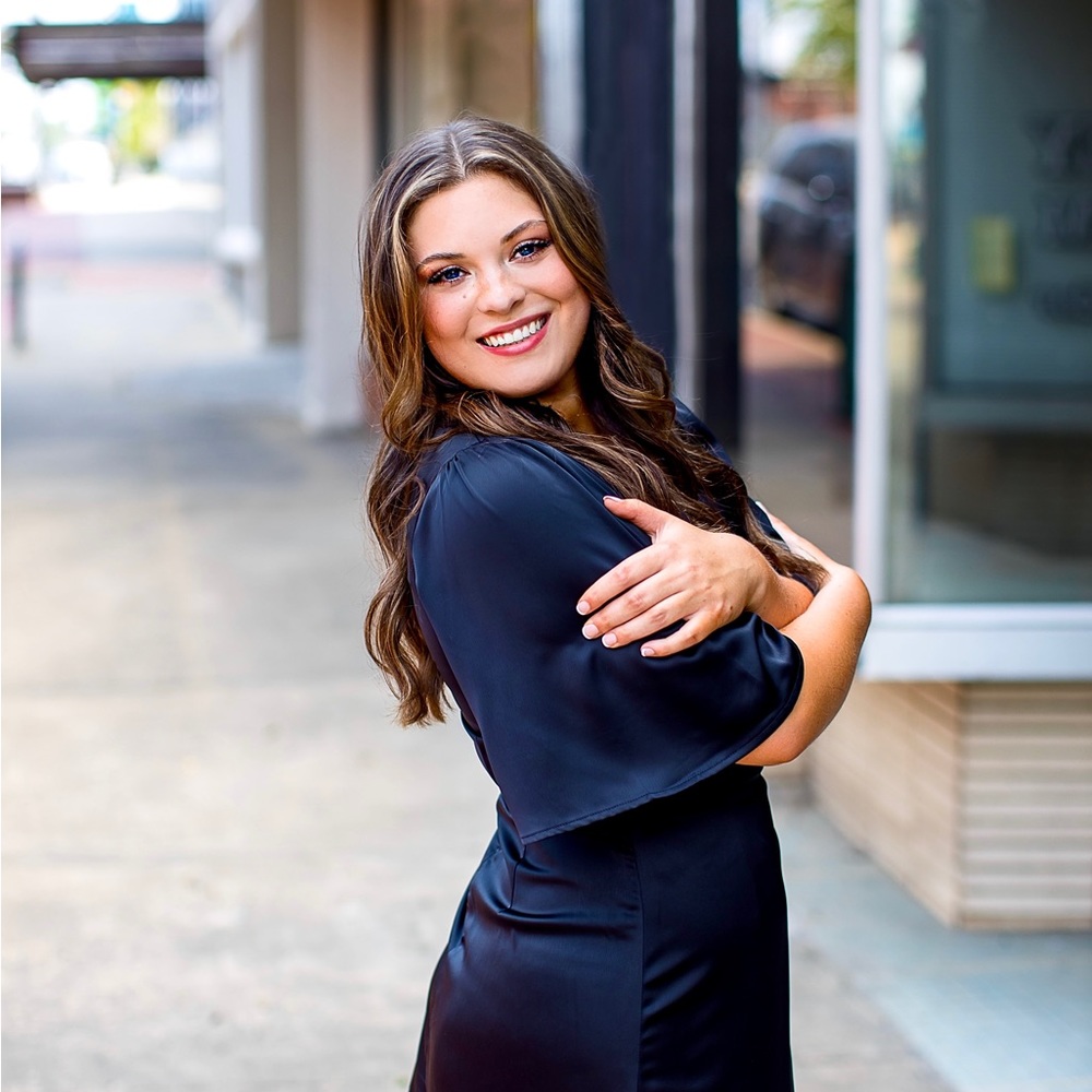 Meet your Posher, Ava